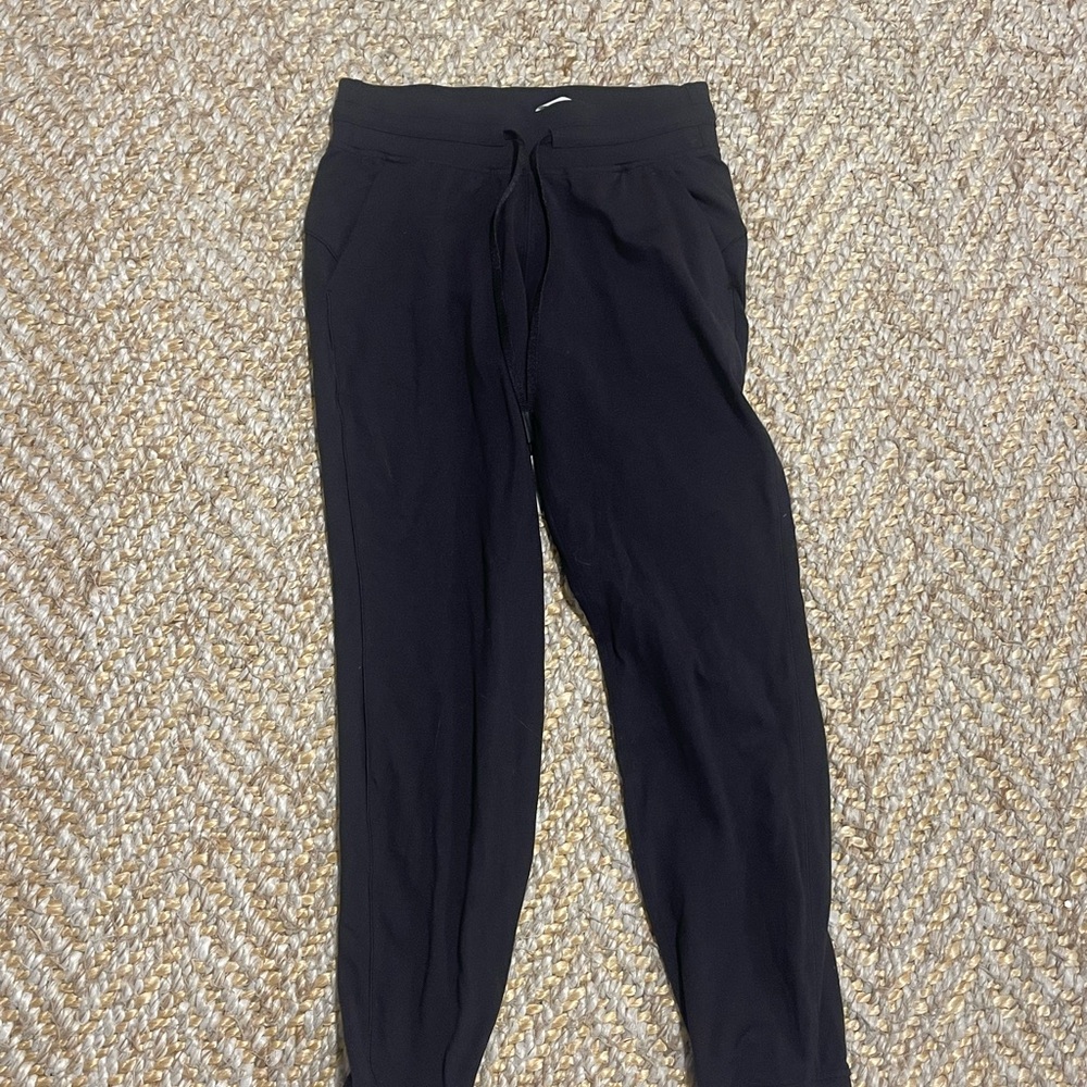 Lululemon Joggers Sz 6